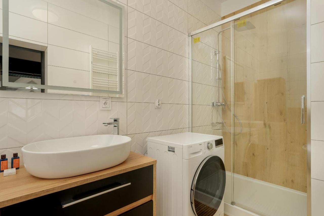 Komeda Apartment Hidden In Poznan Old Town By Noclegi Renters Exterior foto